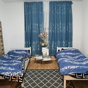 Apartment 1 Zimmerwohnung Mit Kueche, Balkon Und Badezimmer In Apartmen, Düsseldorf