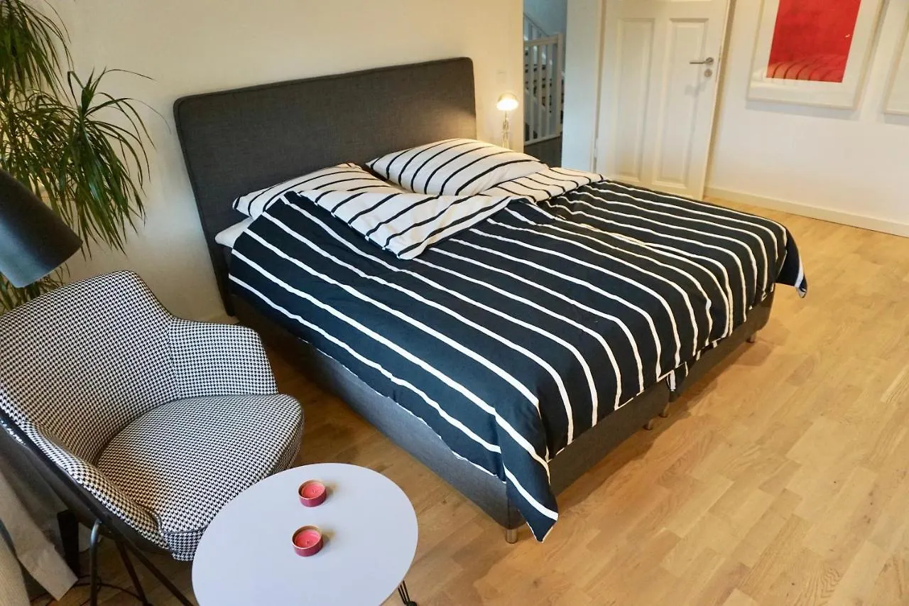 Privatzimmer Schoenfelder Düsseldorf 0*,  Duitsland