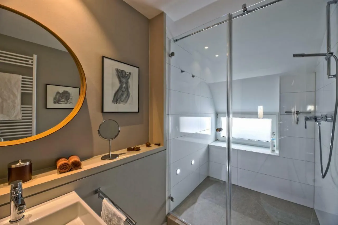 Privatzimmer Schoenfelder Düsseldorf 0*,